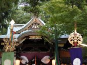 2基の剣鉾が本殿前へ「本殿出発祭」