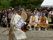 振り下ろされた刀から空気を切り裂く音が聞こえる