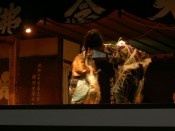 綱と保昌が土蜘蛛の首を討ち取る