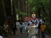 15時、奥宮に御神輿が到着
