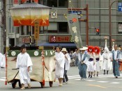 舞踊奉納する全ての人が行列に参加